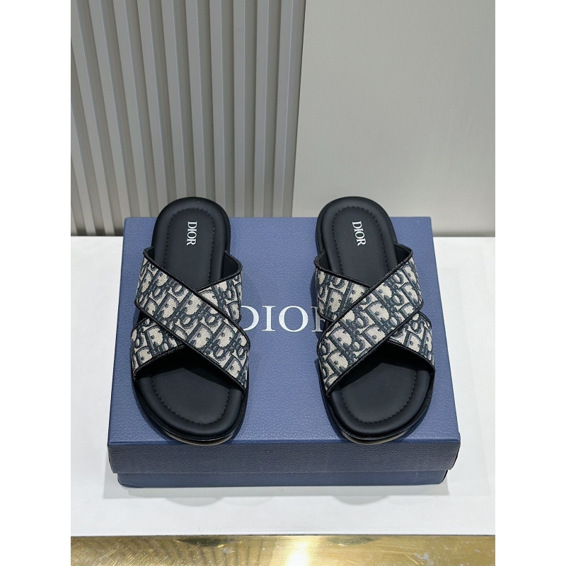 ch**an D*or slippers